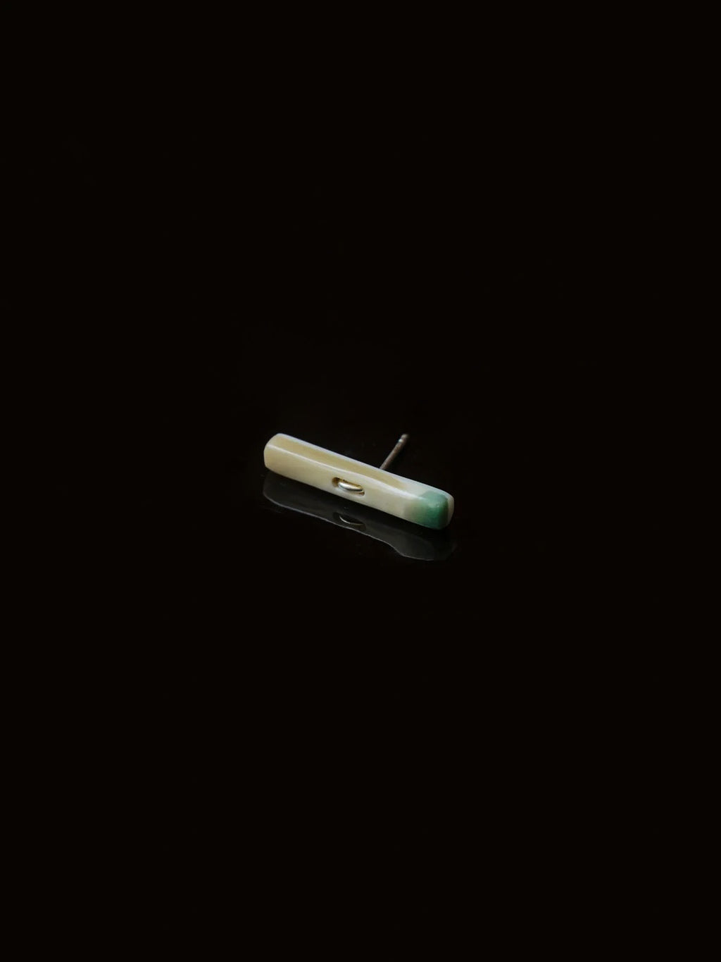 sumie｜シガレットボタンS (緑と白貝) + ピアス