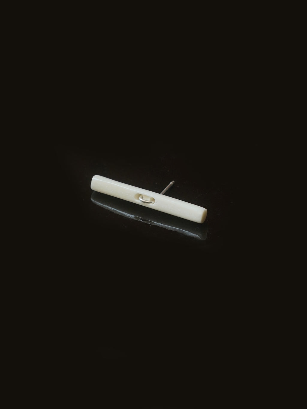 sumie｜シガレットボタンM (水牛骨) + ピアス