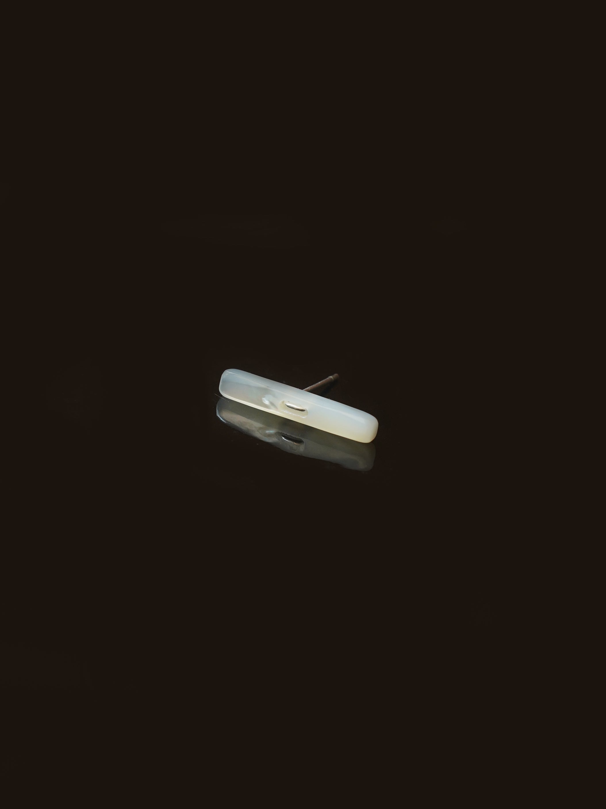 sumie｜シガレットボタンS (白蝶貝) + ピアス